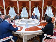 Евгений Куйвашев поблагодарил генконсула Китая Гэн Липин за большой вклад в развитие сотрудничества КНР и Свердловской области