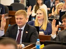 Выбрали мэра. За кандидатуру Олега Гуменюка проголосовали 23 и 28 депутатов