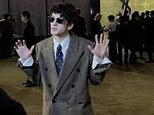 Марка Эйдельштейна в костюме заметили на Неделе высокой моды в Париже