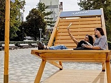 В Самаре установили памятник курортному сезону – пляжный шезлонг