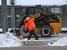 От 1 тыс. рублей в час: в Казани вырос спрос на ручную уборку снега