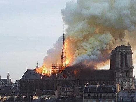 Российские звезды в шоке от сгоревшего Notre Dame de Paris