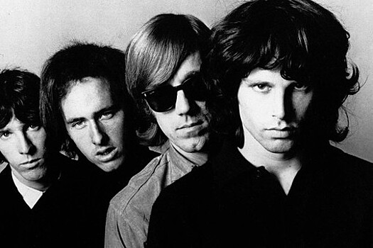 Гитара с автографами The Doors была продана на аукционе в России