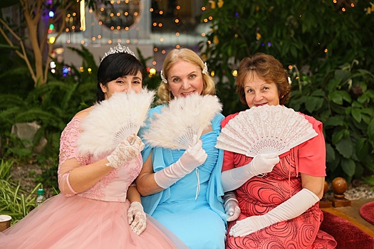 Декада людей с ограниченными возможностями в Новосибирске стартовала светским балом