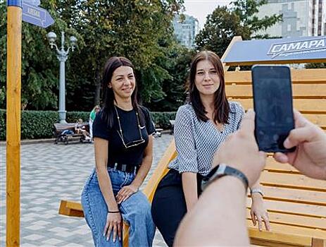 На набережной города теперь можно увидеть огромный шезлонг