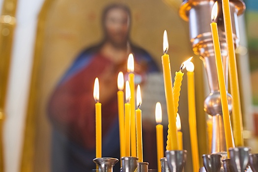 Напавший на священника при захвате церкви УПЦ во Львове рухнул на землю и скончался
