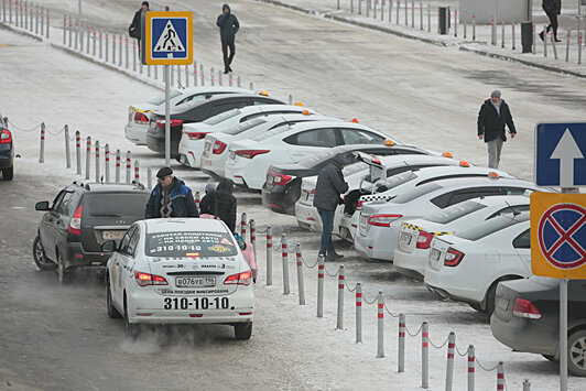 Рынок такси Екатеринбурга остался в тени