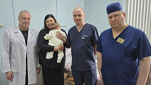 Хирурги спасли жизнь младенцу с паховой грыжей