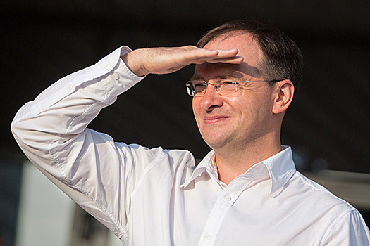 Что «либеральным ученым» не понравилось в диссертации Мединского