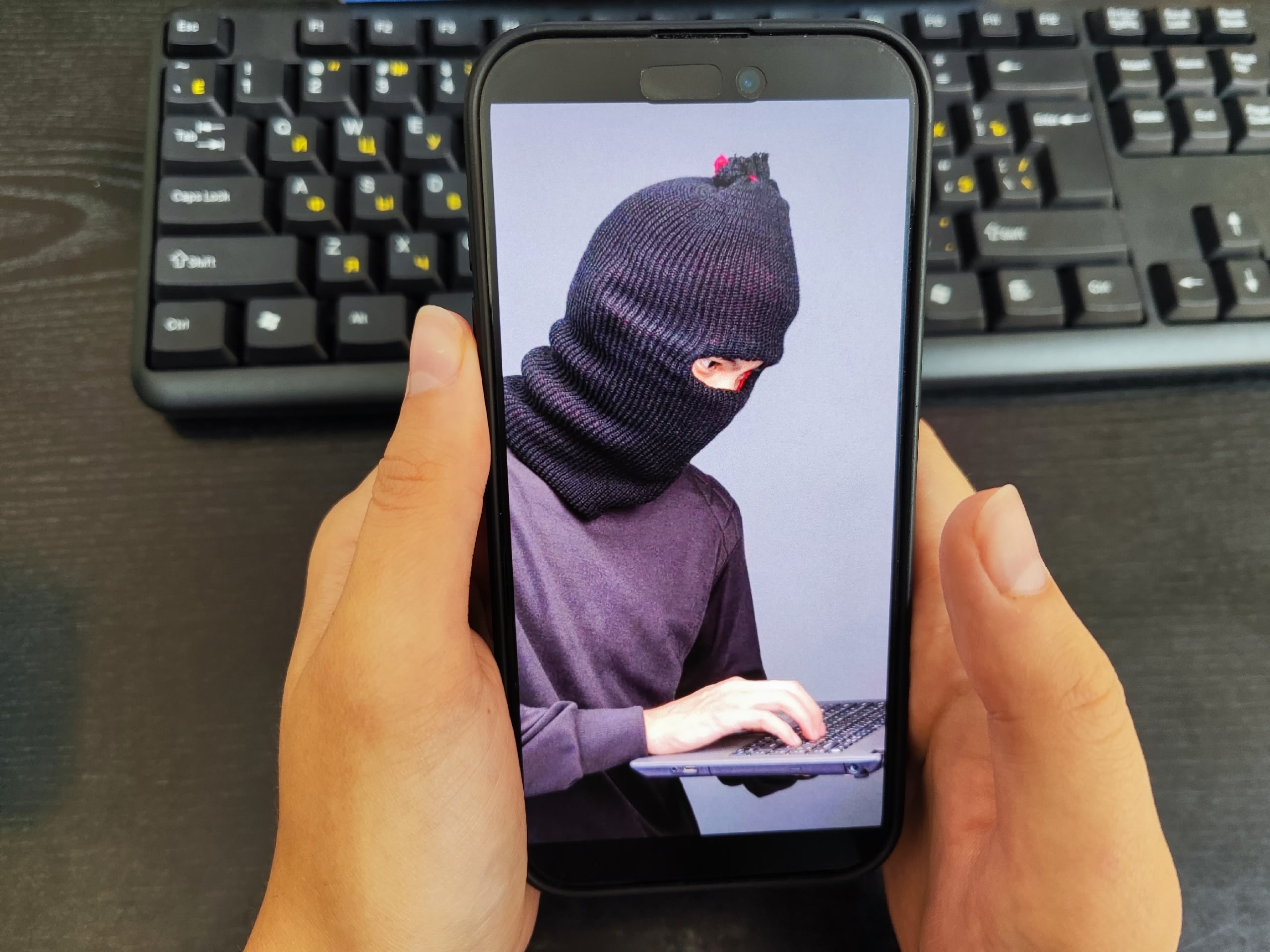 Житель Курска остался без автомобиля из-за мошенников