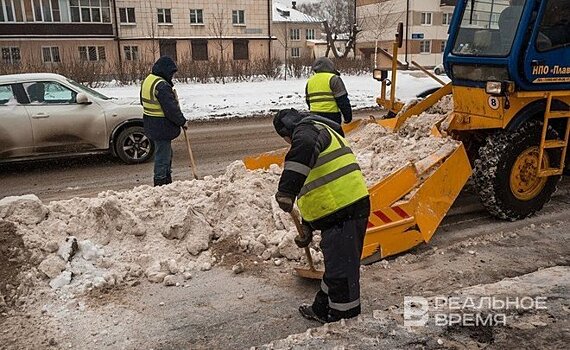 Роман Фатхутдинов: не все предприятия торговли и услуг по-хозяйски относятся к уборке снега