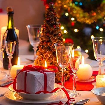 Новогодняя сервировка стола: 7 праздничных советов