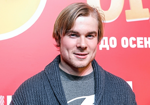 «Меня подтачивает изнутри»: актер Запорожский пожаловался на редкие встречи с детьми после развода