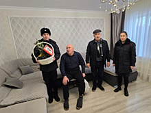 Полицейские и представители Совета ветеранов Ирафского района Северной Осетии поздравили на дому ветеранов ОВД