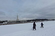 Как Северный речной вокзал выглядит с лыжни. В Москве обустроили трассу на льду водохранилища