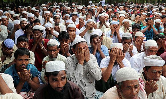 Мусульмане собрались для молитвы против коронавируса