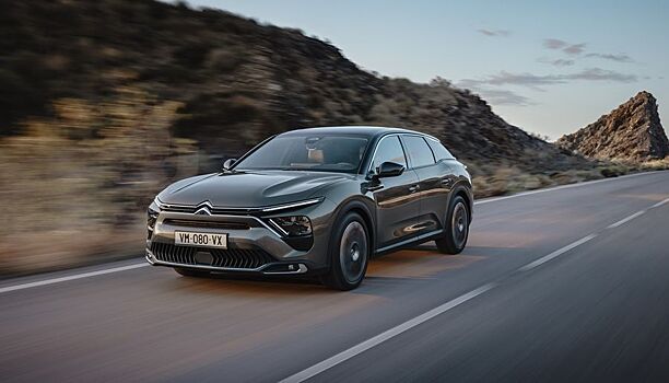 Гибрид седана, универсала и кроссовера: Citroen представил новое поколение модели C5