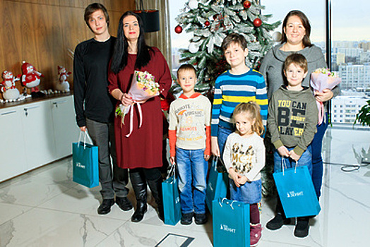Банк ЗЕНИТ поздравил участников курса финансовой грамотности «Семья FinZ»