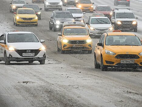 Водителям рассказали об опасности остановки на МКАД