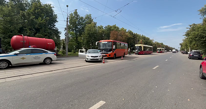 Пассажирский автобус попал в ДТП в Нижнем Новгороде