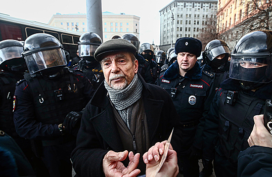 Лев Пономарев намерен обратиться к Москальковой после задержания на Лубянке