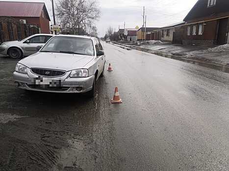 В Орске под колеса авто попала девочка, перебегавшая дорогу в неположенном месте
