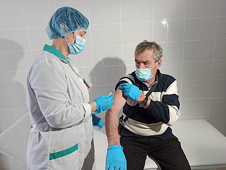 Вакцинация препаратом «ЭпиВакКорона» началась в Волгоградской области