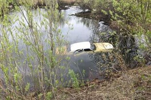 В Канске работник автомастерской утопил в болоте элитный автомобиль