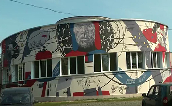 Девять стен Академгородка расписывают огромными граффити