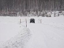 Внедорожник ушёл под лёд на Красноярском водохранилище