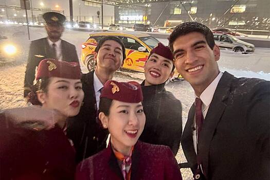 Прилетевший в Россию иностранный бортпроводник впервые увидел снег и снял реакцию на видео