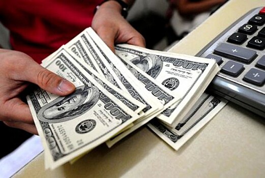 Официальный курс доллара вырос на 17 копеек, евро — на 27