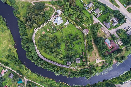 Российские древности: Порховская крепость