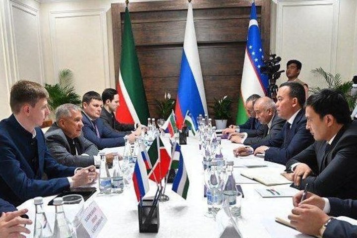 Рустам Минниханов обсудил с Улугбеком Косимовым возможности зоны свободной торговли «Айритом»