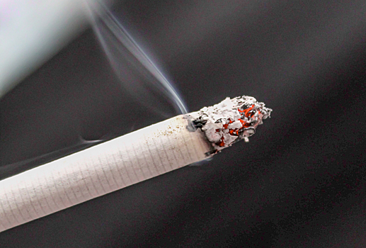 Нарколог назвал способы справиться с тягой к курению