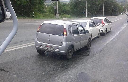 Три автомобиля столкнулись в Приморье