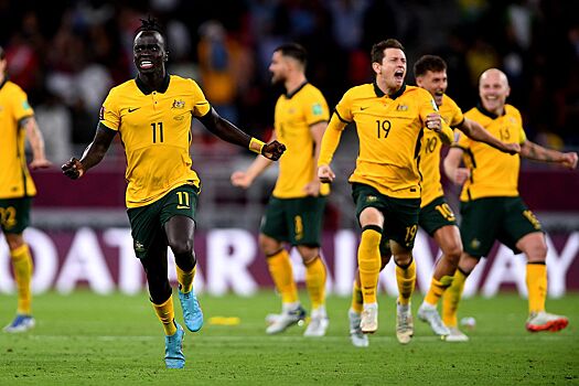 Сборная Австралии провела несколько секунд с 12 игроками на поле
