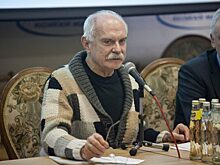 Михалков раскритиковал желание матери Королевой получить российский паспорт