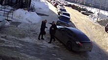 Водитель Porsche с пензенскими номерами избил пешехода