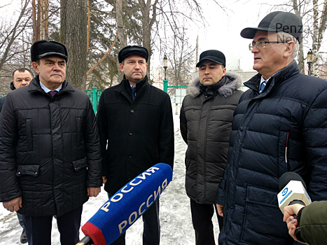 Губернатор в ходе визита в Сердобск посетил центральный парк и поликлинику