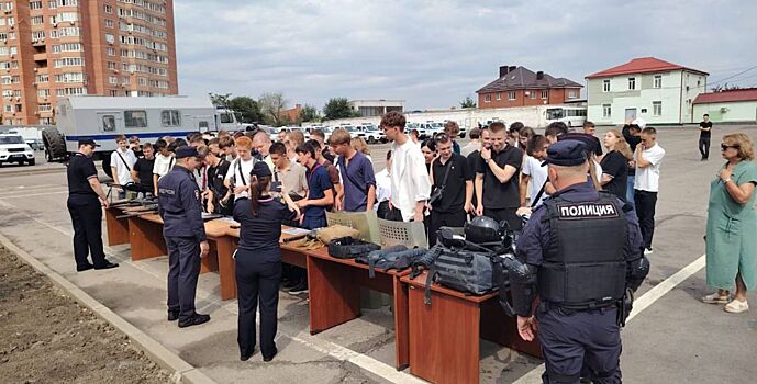 В Ростове в полку патрульно-постовой службы прошел День открытых дверей