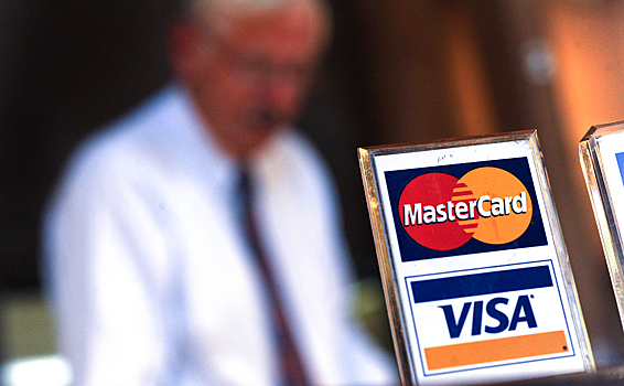На Украине произошел массовый сбой в работе Visa и Mastercard