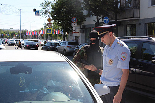 Самарские полицейские ловят водителей с нечитаемыми номерами