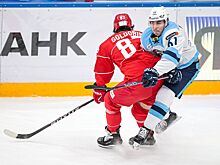 Нападающий Алексей Яковлев подписал новый контракт с «Сибирью»
