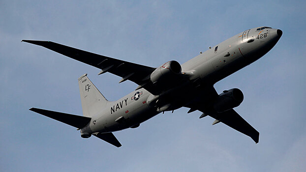 Самолет ВМС США три часа летал вдоль границ Крыма