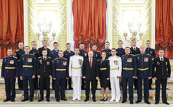 Путин встретился с выпускниками пермского института