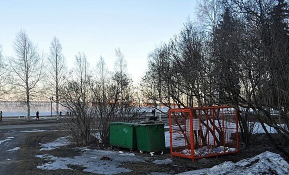 В Петрозаводске появились ещё два контейнера для сбора пластика