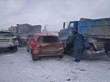 В массовую аварию под Тюменью попали 22 автомобиля