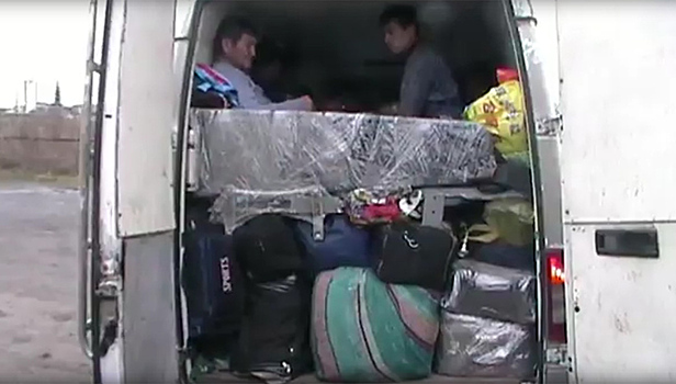 Сотрудники ДПС задержали перевозящий 20 человек семиместный микроавтобус