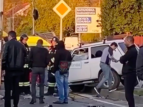 В Сочи на улице Пластунской столкнулись 6 машин (видео)